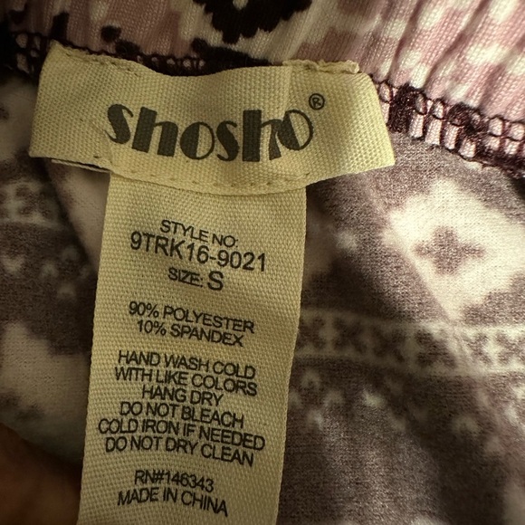 NWT. 2 Fleece jogger pants with pockets Gray Christmas Gnome & Burgundy Small - Picture 14 of 14